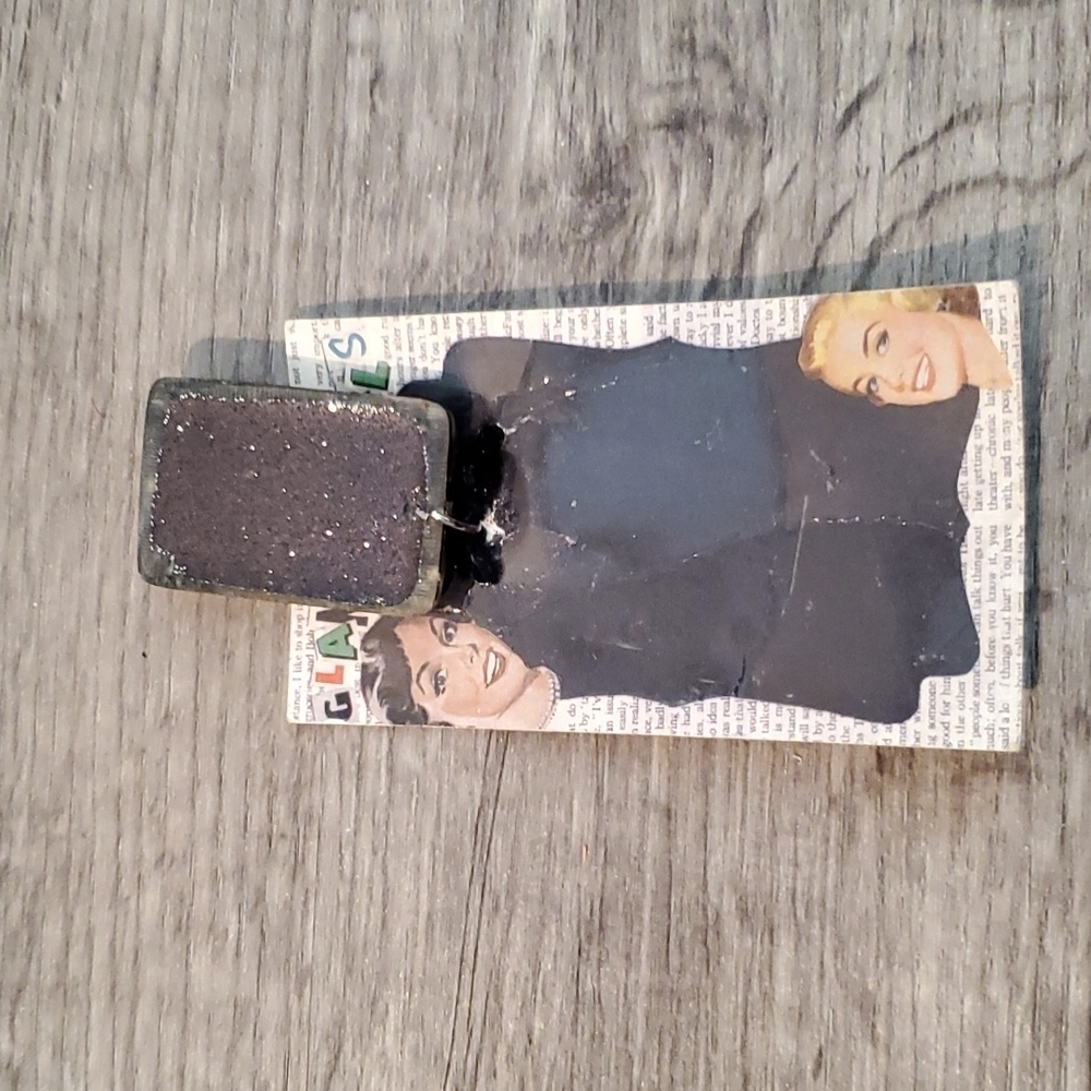 🧿 GRAY IS THE NEW BLONDE - Picture 3 of 7